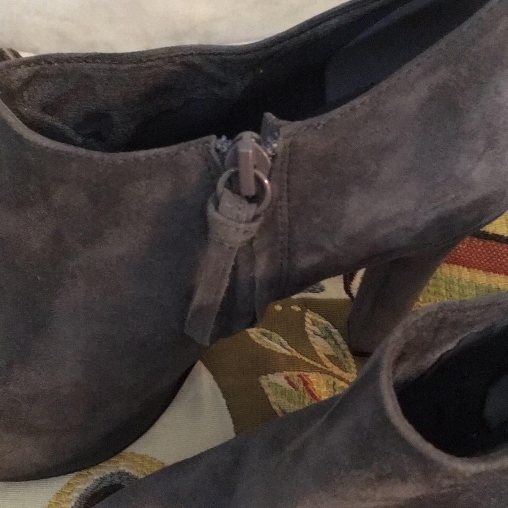 New Lauren Ralph Lauren Grey Suede Heeled Boots 10 - Picture 3 of 8